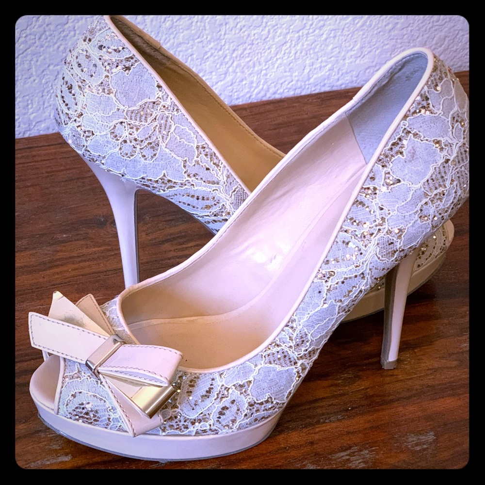 🛍 Guess high heel shoes 🛍